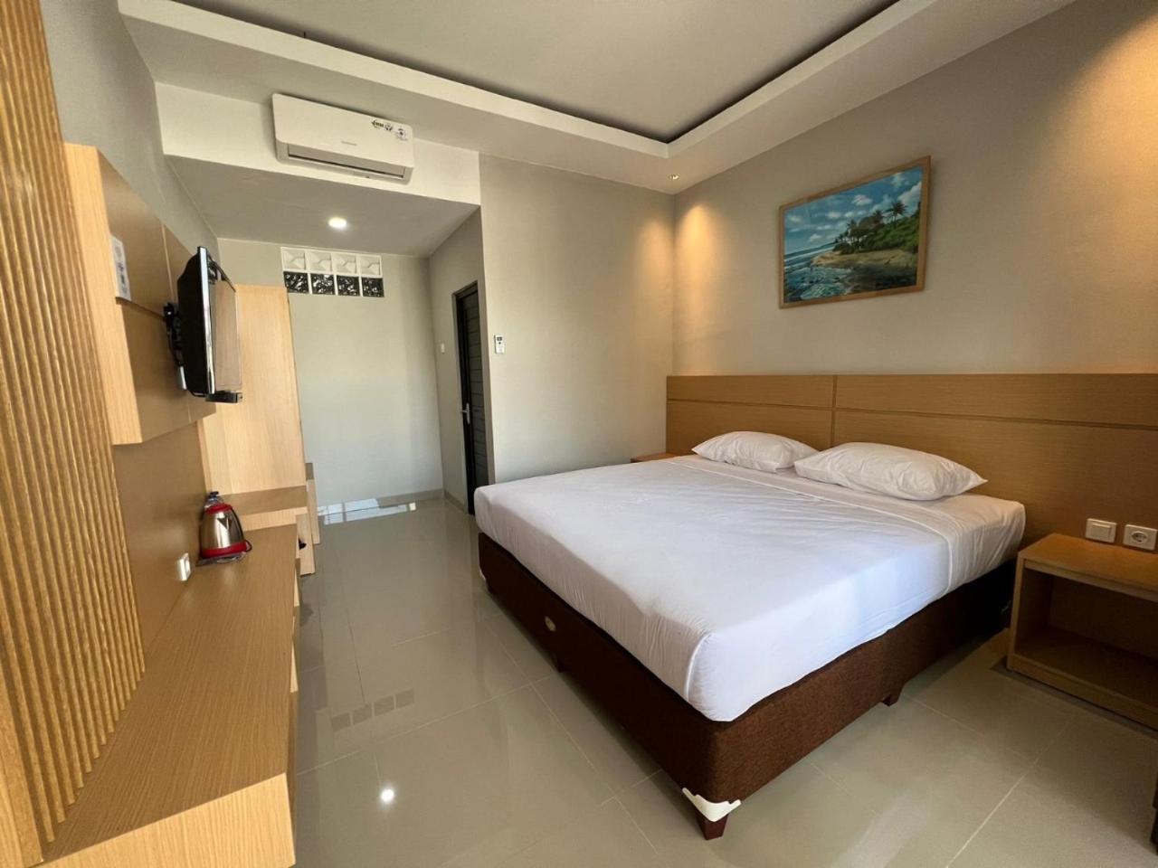Hotel Century Pangandaran Exterior photo